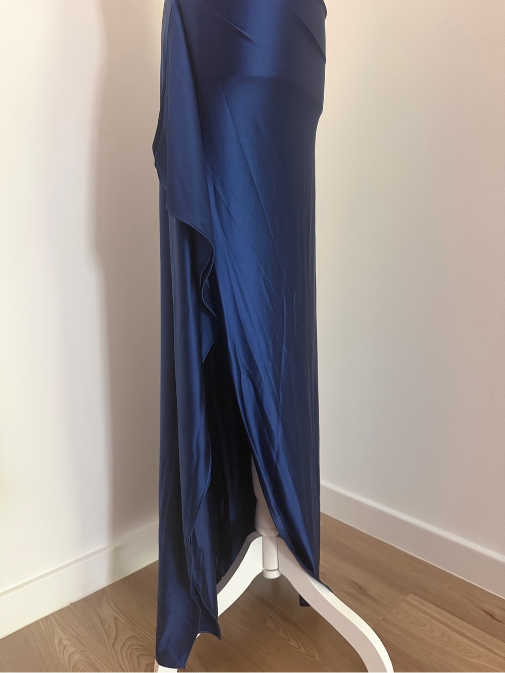 Soft feel stretchy Elegant Navy Halter Evening Gown - Picture 3 of 6